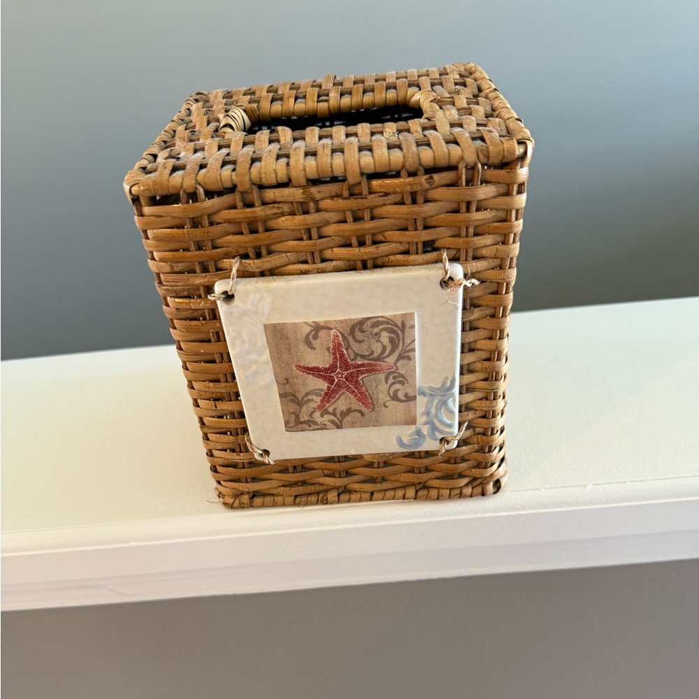 Woven Basket Tissue Holder with Starfish Design